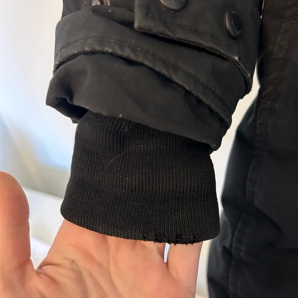 Woman’s Canada Goose Parka Jacket - Picture 9 of 10